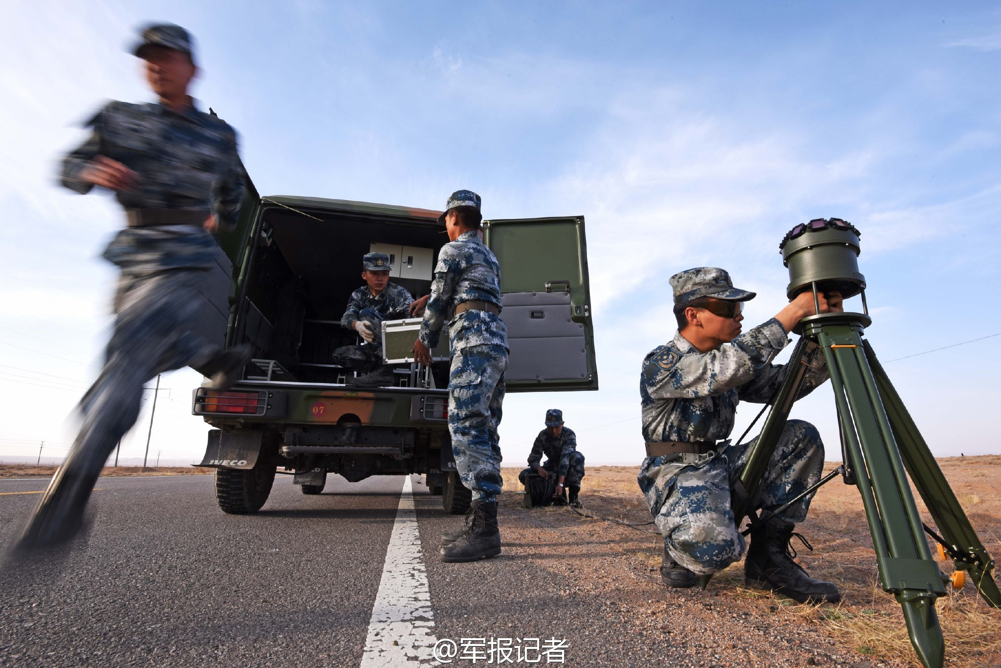 化敌为友？特朗普筛选内阁，哈里斯新身份曝光，中国需做万全准备  